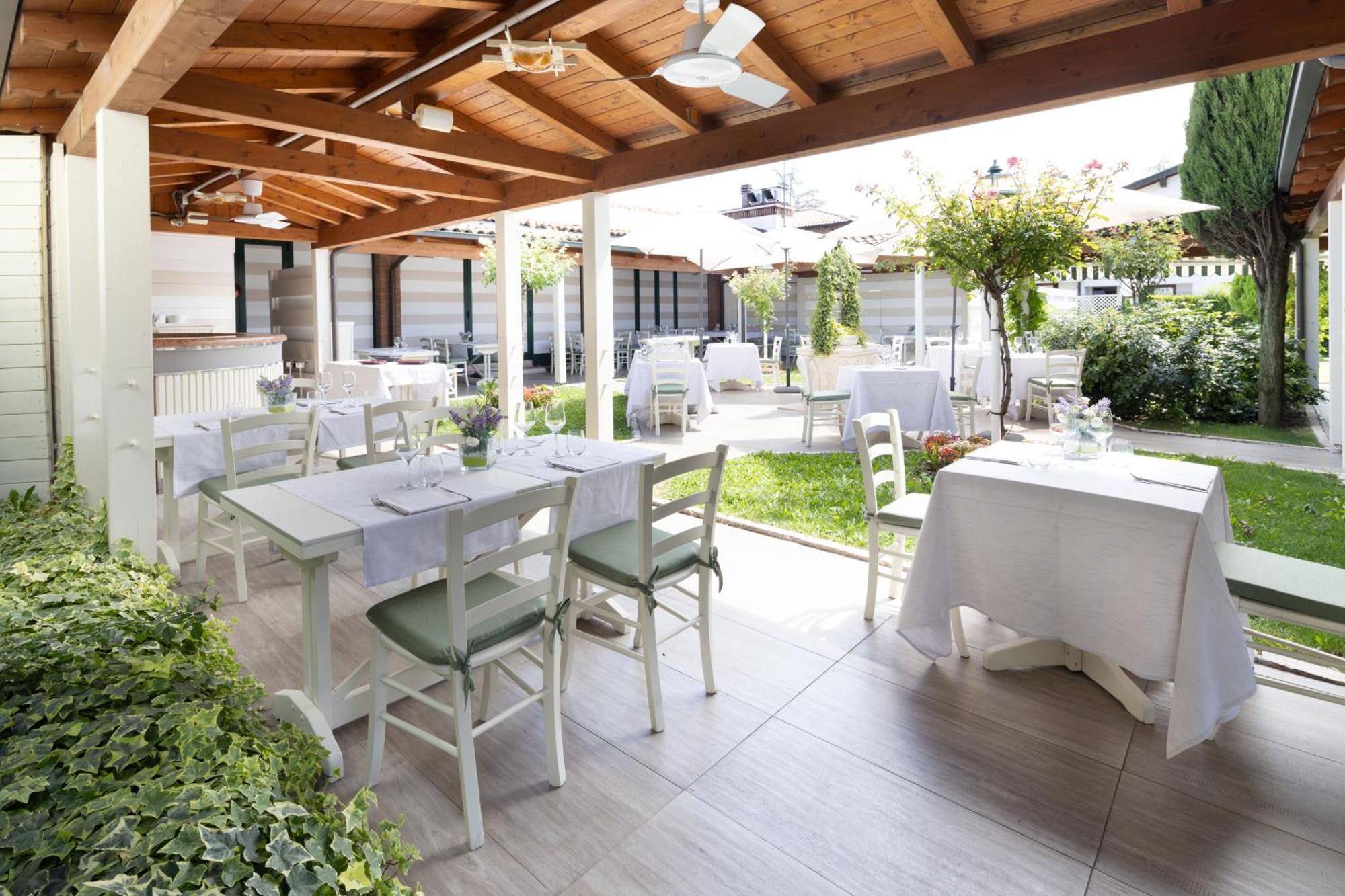 Western Modena 4*