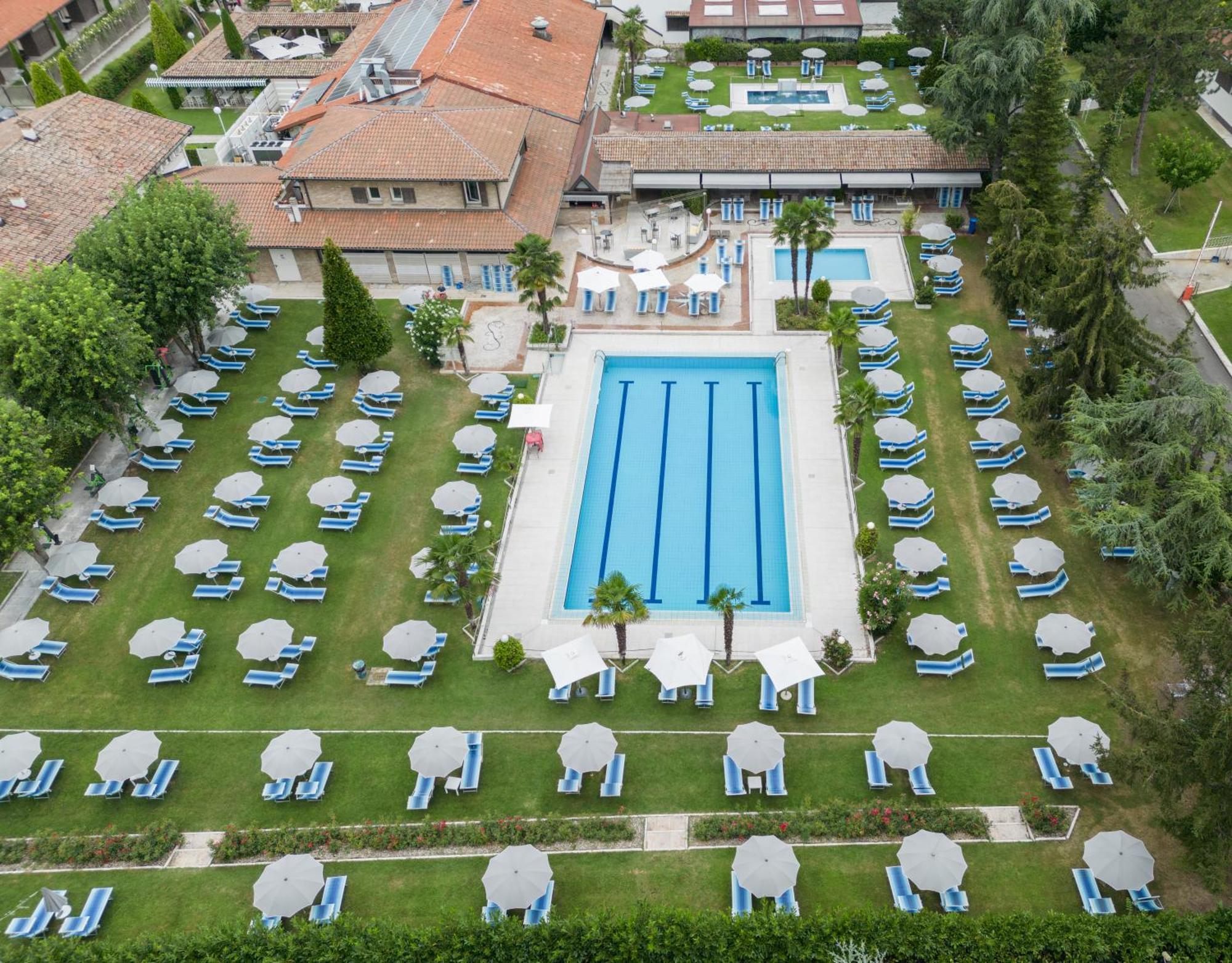 Western Modena 4*