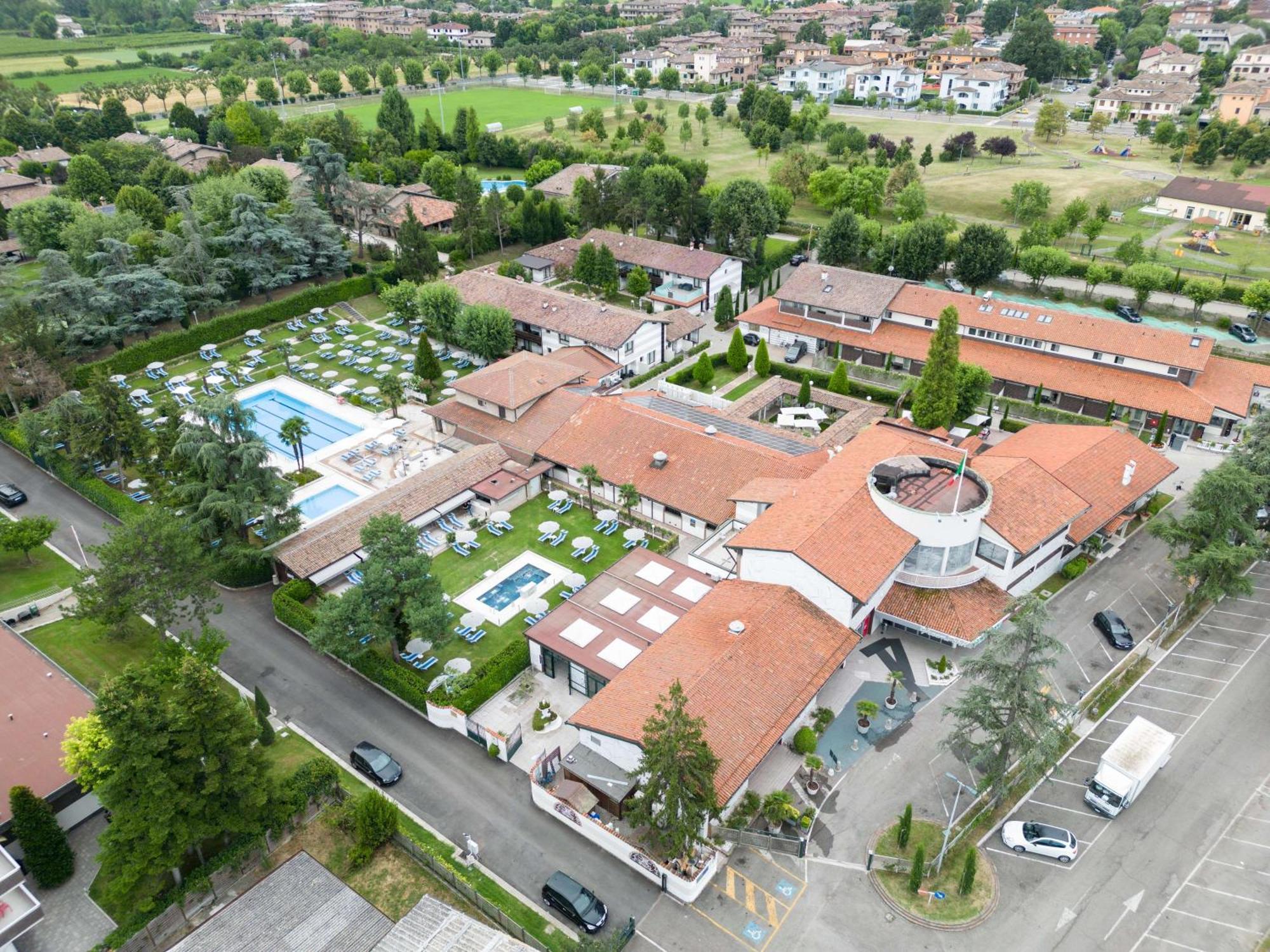 Western Modena 4*